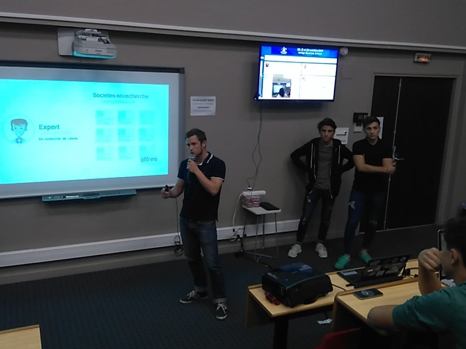 FeyrouzTripotin's tweet photo. 4e pitch #jobmining #swam @swAixMarseille @Kedgebs https://t.co/UrfTXB2QIa