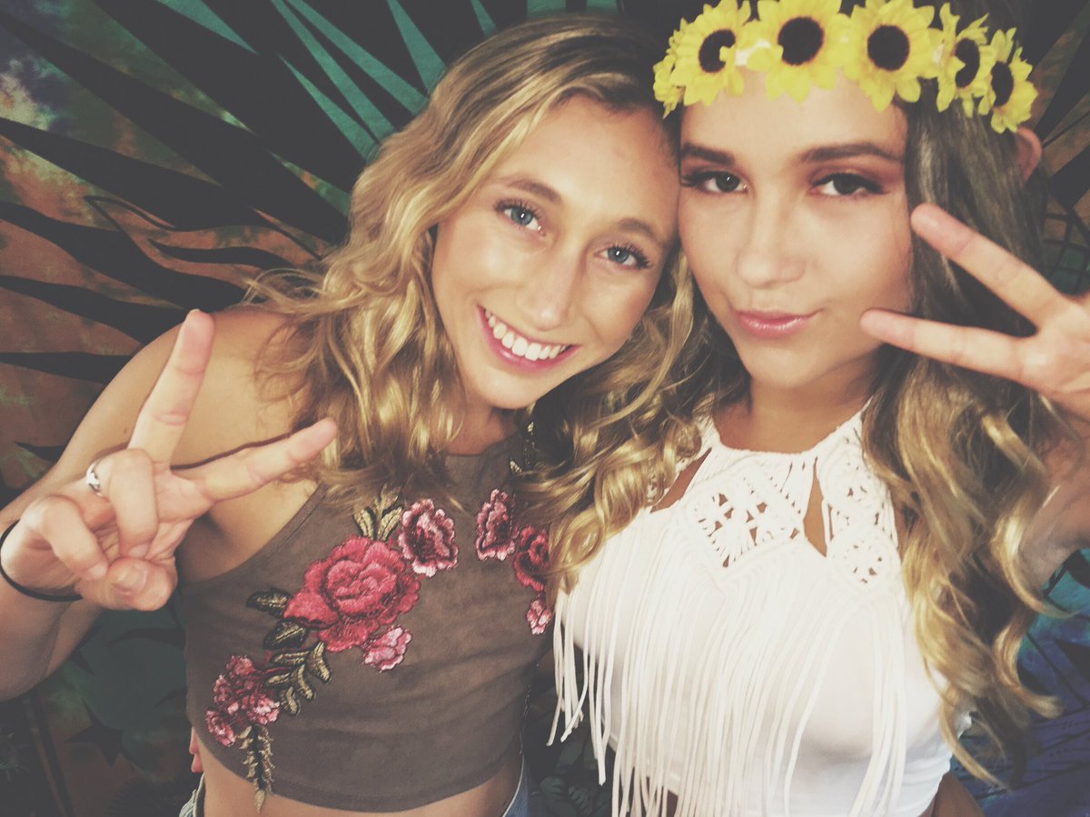 TaylorGattis's tweet photo. Woodstock with my ladies https://t.co/SzV4cRLCLc