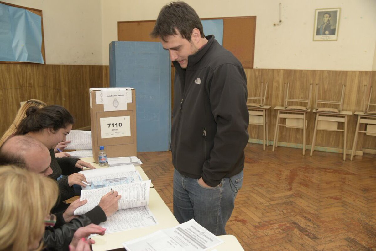 Gracias a todos por el esfuerzo y el apoyo! Volvemos a elegir. 🇦🇷#DemocraciaParaSiempre #YaVote