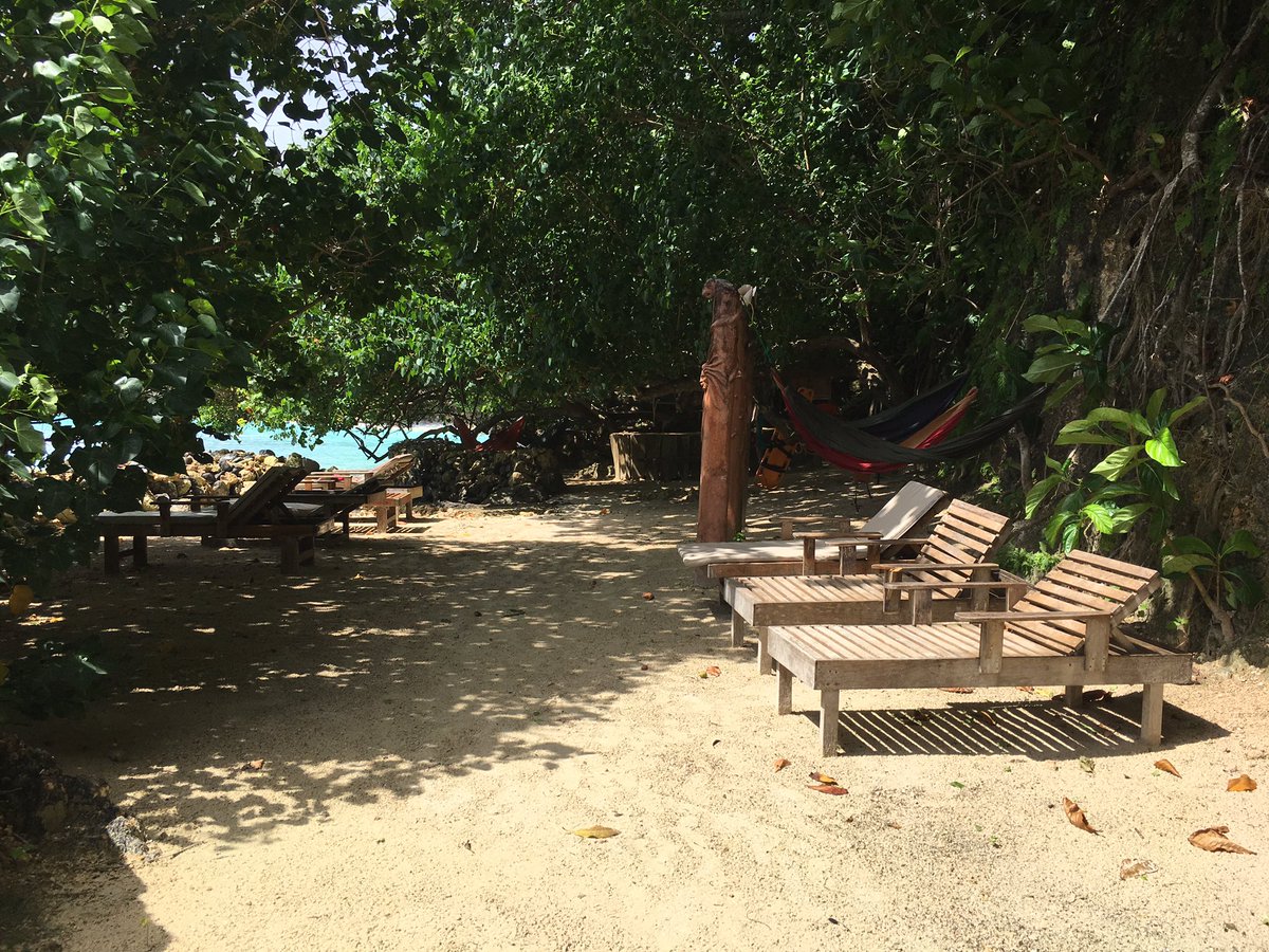HighYellowMoon's tweet photo. Leaving paradise #GreatHutsResort #Jamaica https://t.co/mfV7Dgqnpc