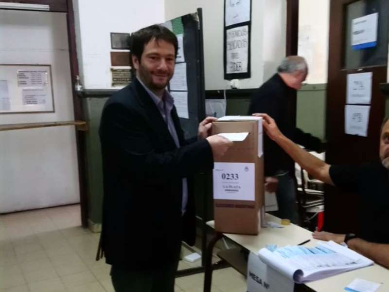 cadenacool's tweet photo. >@JGarciaconcejal: " Lo principal es la participación ciudadana, esto es una fiesta de la democracia" #LaPlataELIGE https://t.co/ytVPmIKOer https://t.co/NqSApb7crQ