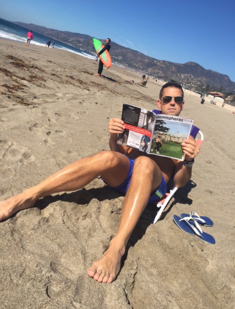 WilliamDSmith's tweet photo. When you’re in Malibu &amp; realize you left your book in NY. Thank you #United! #hemigram https://t.co/Cs3VBCklkP