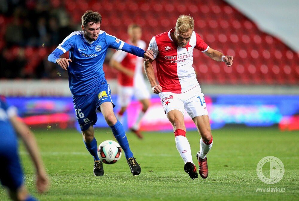 slaviaofficial's tweet photo. O poločase s @FCSlovanLiberec poprvé v letošní sezoně prohráváme. Pojďme do toho, svoji sérii bez prohry nepustíme! #slalib https://t.co/7ee4qq23i1