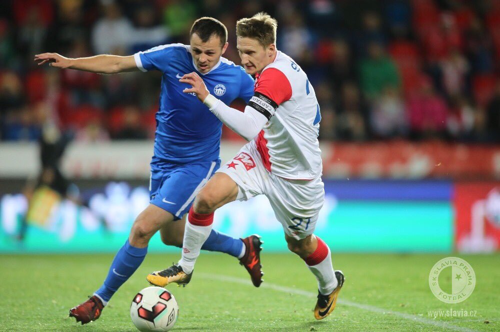 slaviaofficial's tweet photo. O poločase s @FCSlovanLiberec poprvé v letošní sezoně prohráváme. Pojďme do toho, svoji sérii bez prohry nepustíme! #slalib https://t.co/7ee4qq23i1