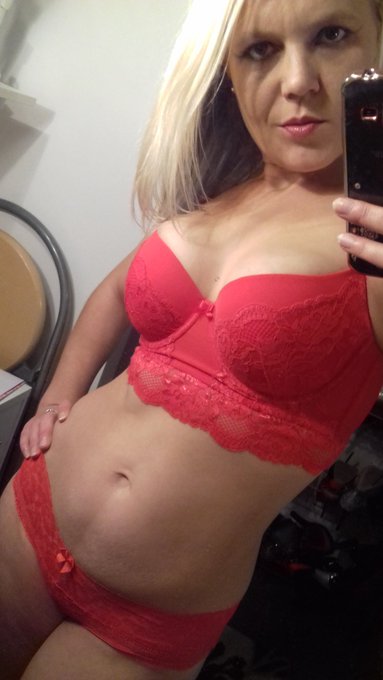 💋 Wishing all a very naughty #SinfulSunday 💋 https://t.co/IypLQYluWl<a href="/tag/sinfulsunday"class="tags">#SinfulSunday</a>