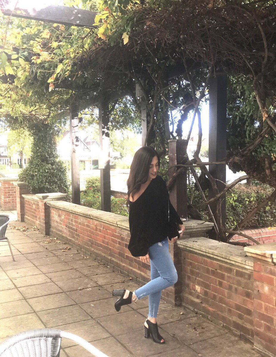MissACairns's tweet photo. 🍁🍂 https://t.co/Hbp4POWq2v