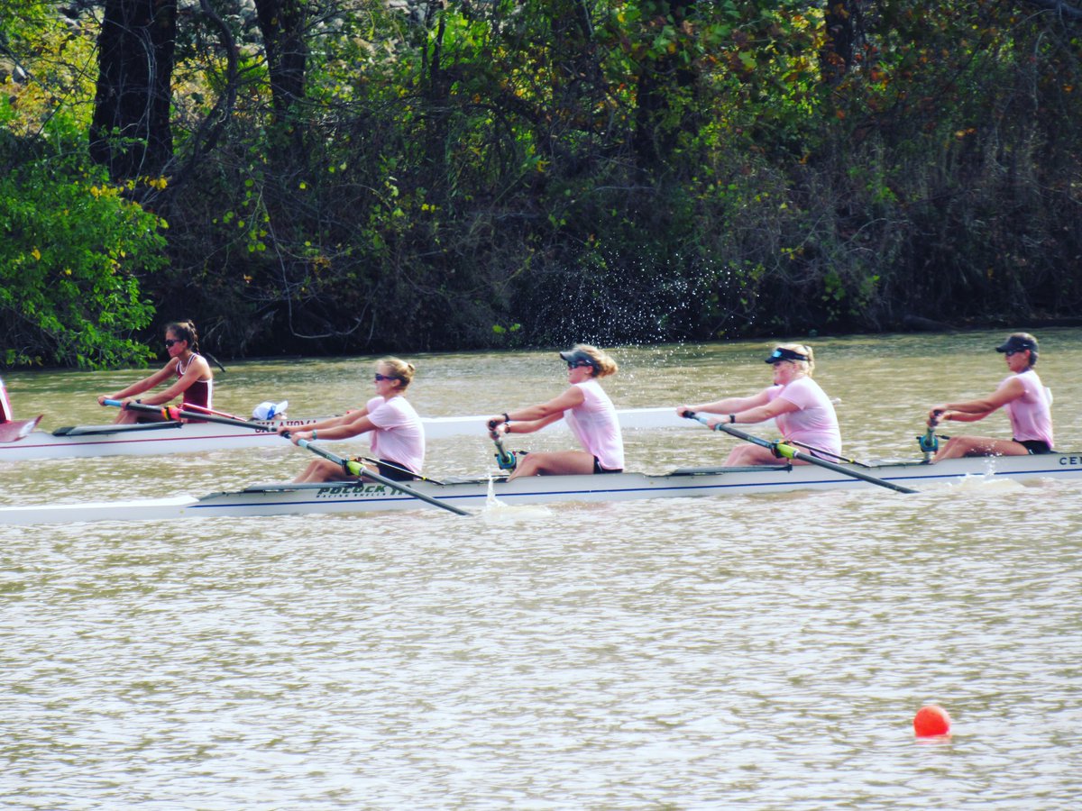ucowrowing's tweet photo. Kicking off the day with some awesome racing in the Varsity 4s. #ucorowing #rowchos #jayhawkjamboree https://t.co/zJTZpbuNCI