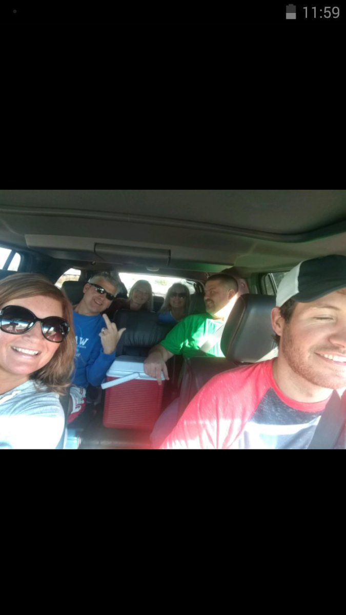 YoungRandal89's tweet photo. 21 years later we are headed back to @garthbrooks . https://t.co/2qW5aN9Wh0
