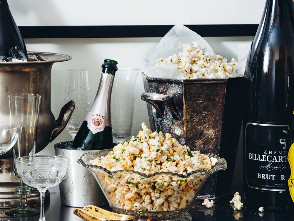 foodandwine's tweet photo. 9 ways to up your popcorn game: https://t.co/t4YHWPSKFk https://t.co/QgqALS1XCb