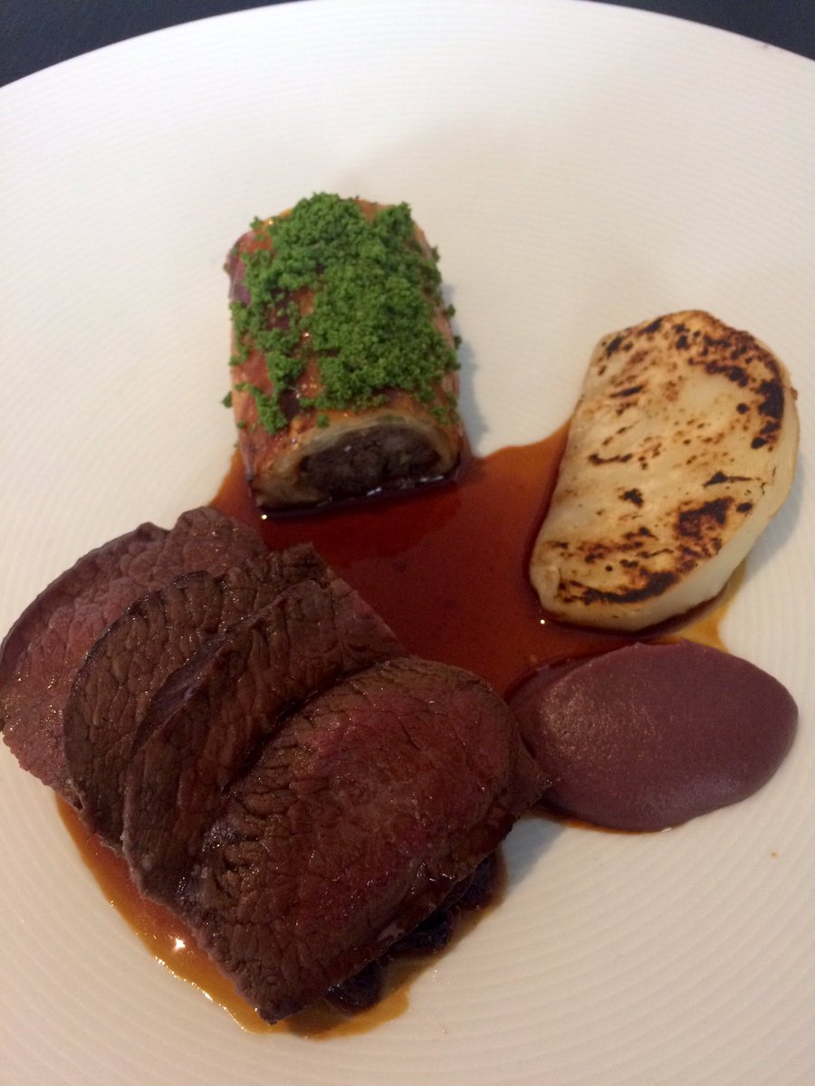 toye1967's tweet photo. There's Sunday lunch then there's Sunday lunch @SchoolHouseInn.
#JustSaying https://t.co/W694W3Yugd