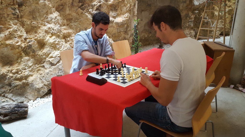 alfibz's tweet photo. Enhorabuena a @AdellPaco y a Amics dels escacs por el pedazo de torneo q habéis montado. Encantados de haber colaborado desde el @ajeivissa https://t.co/ydi1ffinlh