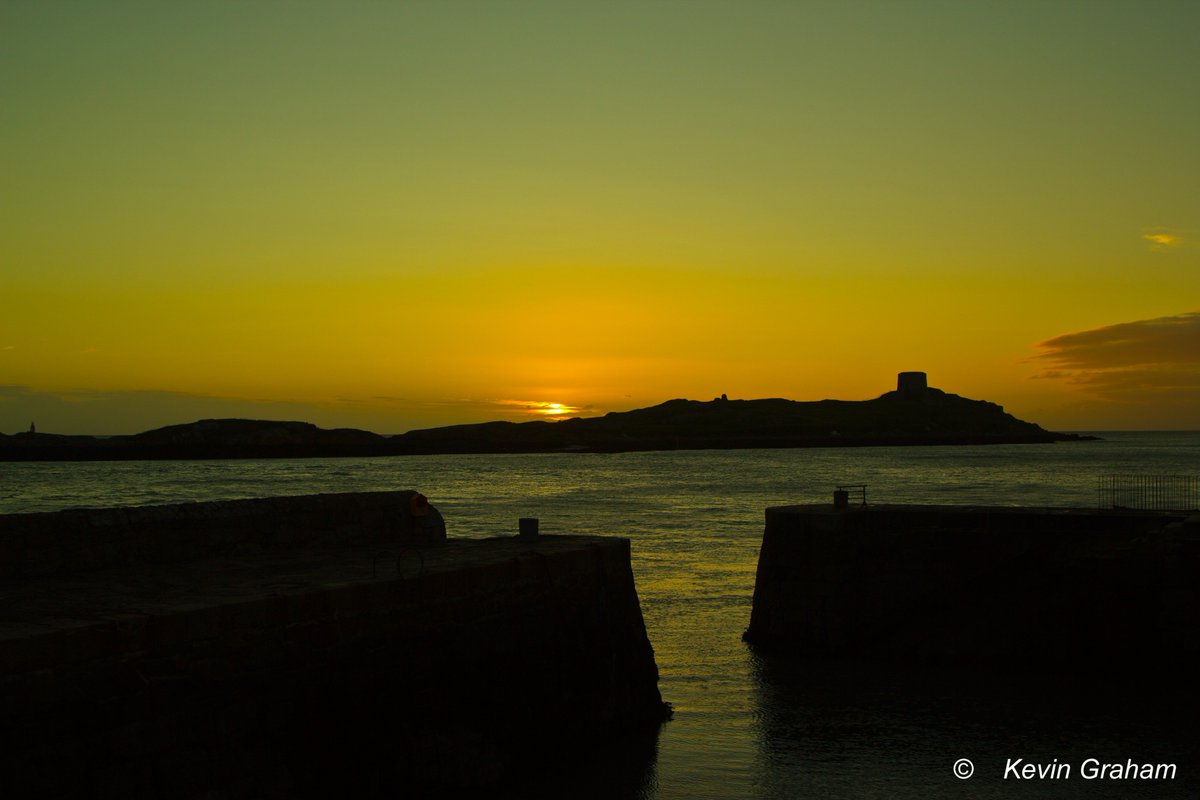 Sunrise over Dalkey Island this morning #Sunrise #Dalkey #Dublin #landscape #seascape