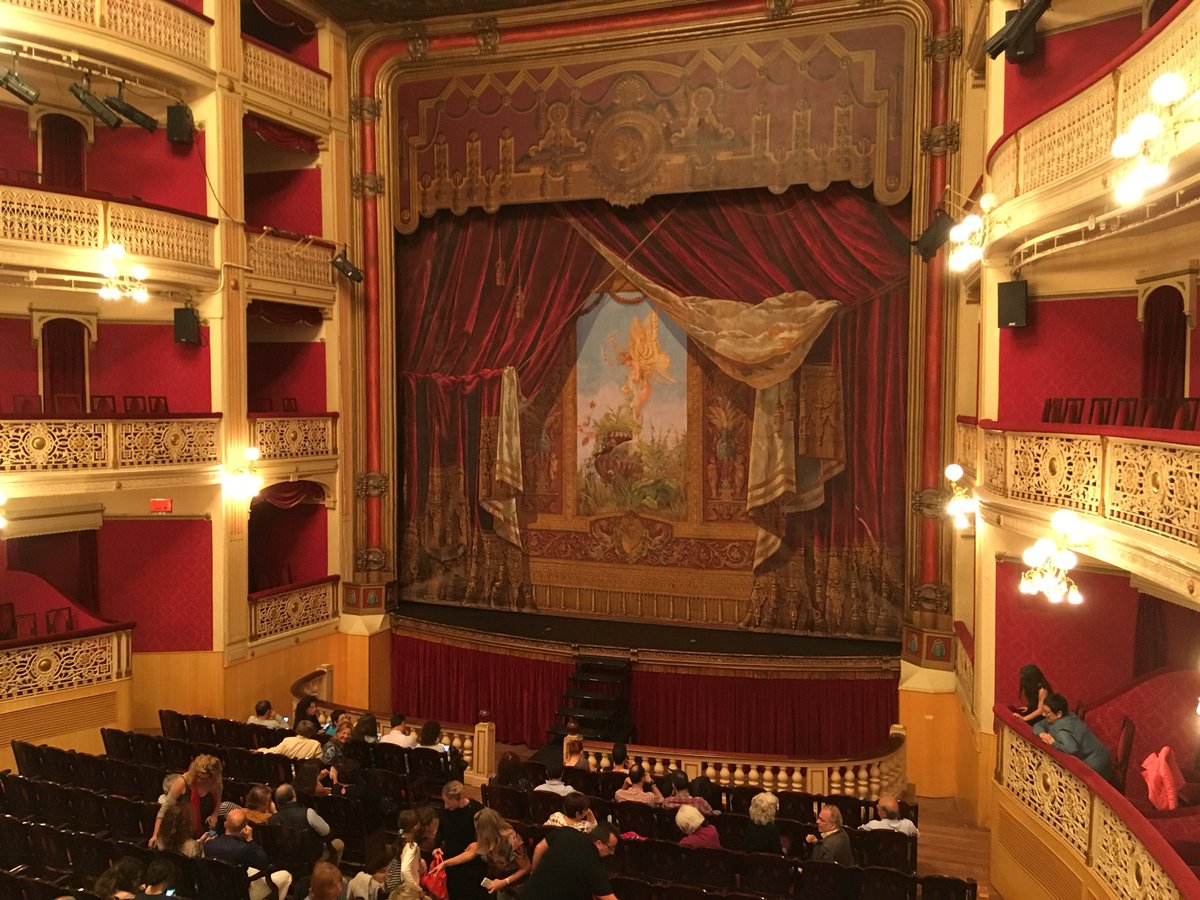 ReusCultura's tweet photo. I ara, a les 19.30 h al Teatre Fortuny, espectacle de cloenda del #COSReus amb “Concerto a Tempo d’Umore”... un concert molt diferent! #Reus https://t.co/oUaOYA8I53