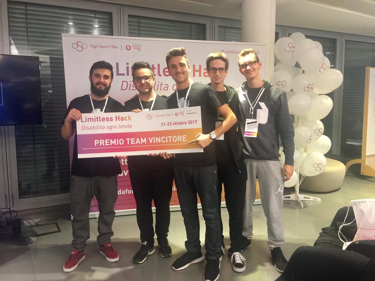 CodemotionIT's tweet photo. Il team vincitore di #LimitlessHack è #0Day!! Secondo classificati #NewHorizon e #FSociety! Complimenti ragazzi!! Bravissimi! https://t.co/X9q7JX0jwf