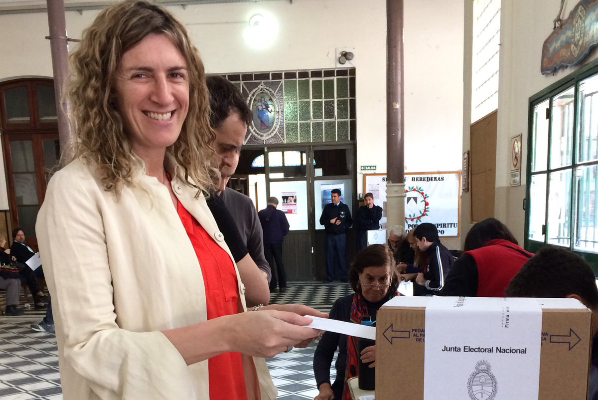 Feliz por ejercer mi deber cívico una vez más, en el Colegio Fasta Catherina
¡Muchas gracias por tu apoyo!
#SigamosCambiandoJuntos