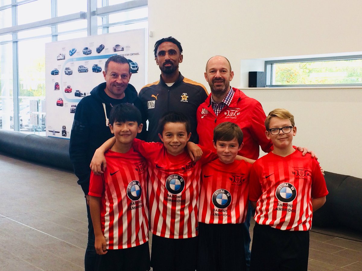 EmmaJam27480144's tweet photo. @CambridgeBMW @cambourneeagles under 11 blues team thank you for your generous sponsorship #baronscambridge #bmw #CUYD #cambridge united https://t.co/uHHfwAmmRR