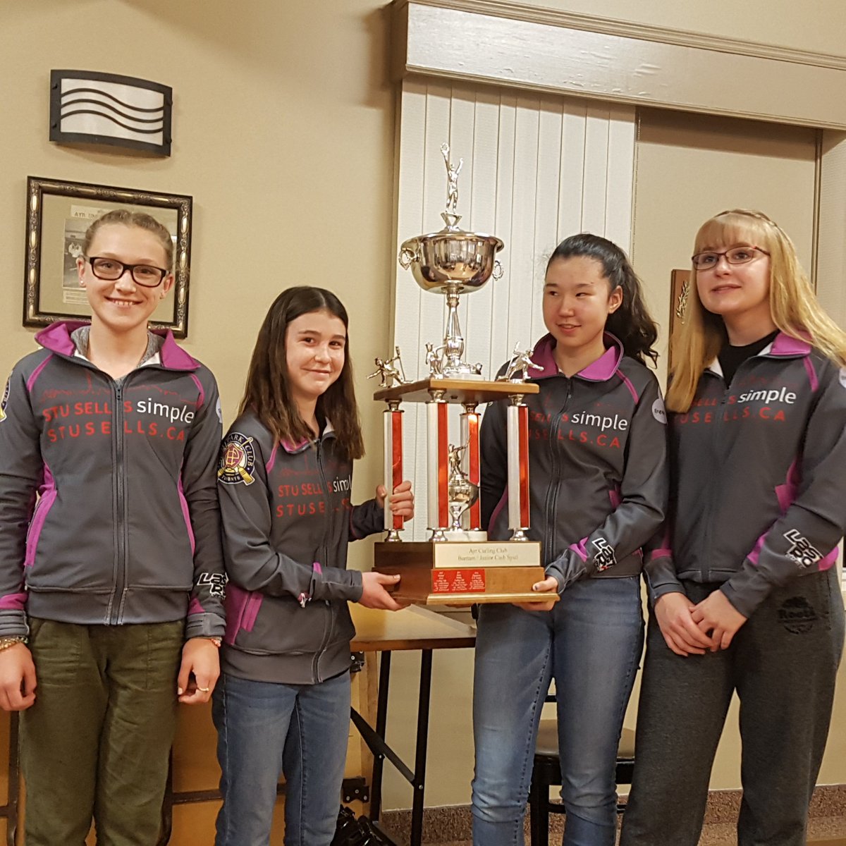 Canardiana's tweet photo. Won at Bantam Cashspiel in Ayr!  @highparkclub @Stusellsto @RedCanoeBrands https://t.co/9b4qIwJFTm