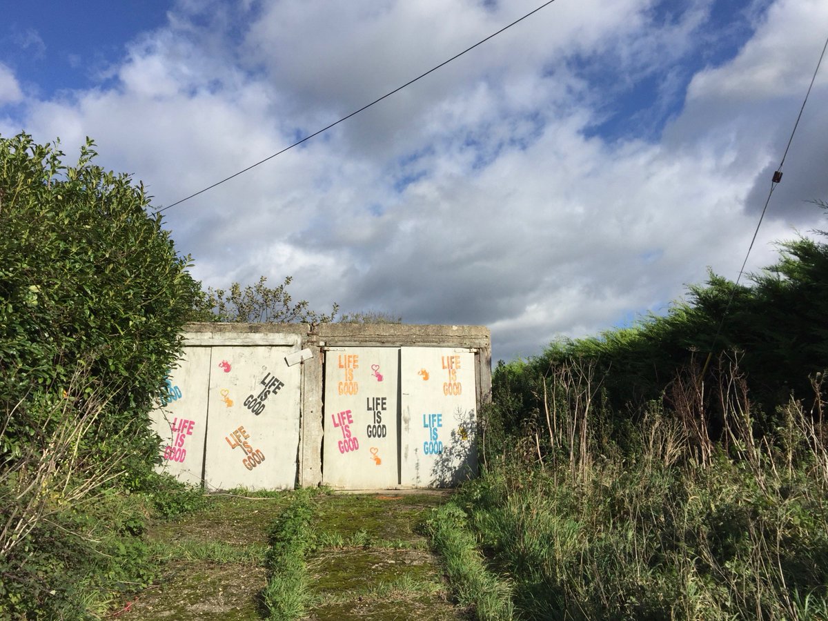 magalex's tweet photo. Life's good at #MeonSprings #SouthDownsWay - spotted today on a sunny, windy walk.... #hampshire https://t.co/RT7FohaaER