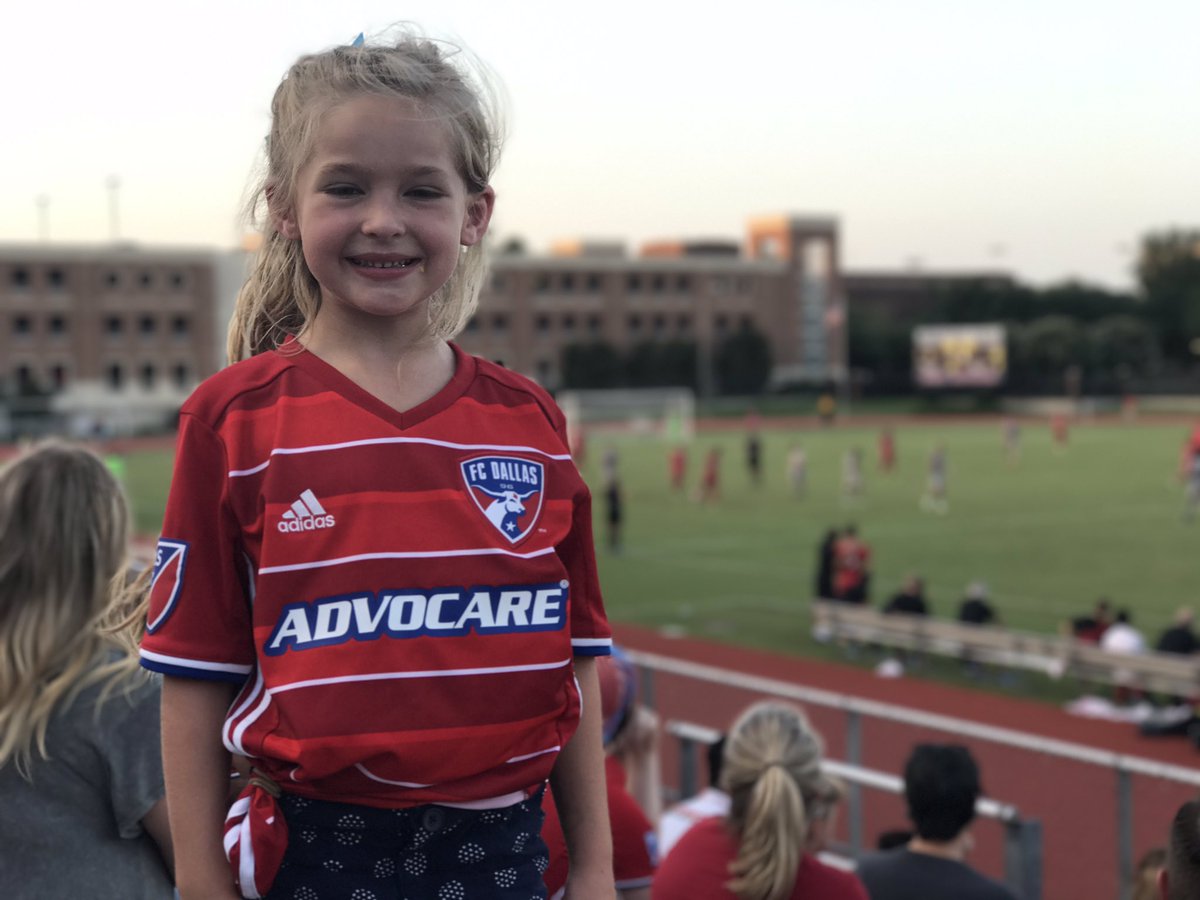 DamonGochneaur's tweet photo. Soccer gods smiling. Oldest game rained out, but a gorgeous day to watch @FCDallas clinch a playoff spot. #DTID #Redfor90 https://t.co/1ZMvrkiauc