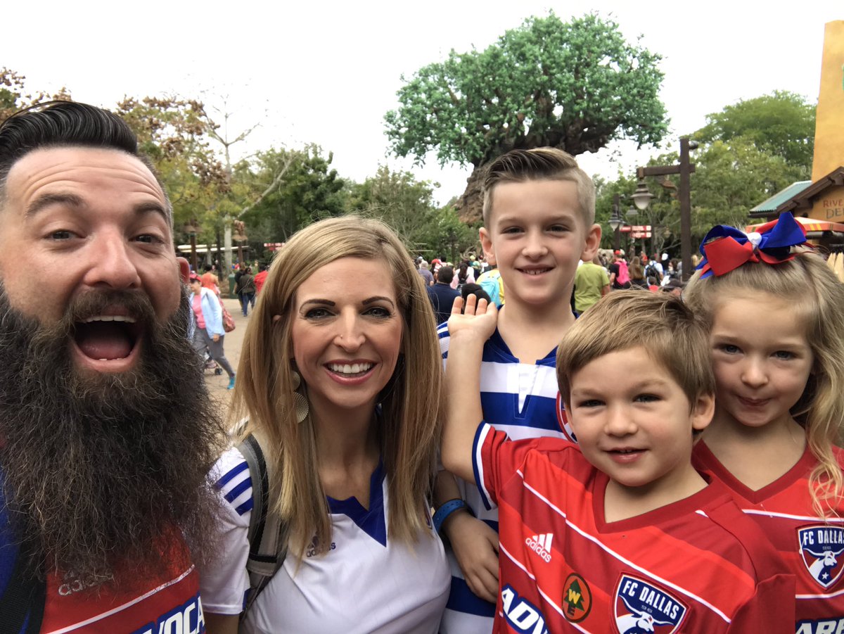 DamonGochneaur's tweet photo. Soccer gods smiling. Oldest game rained out, but a gorgeous day to watch @FCDallas clinch a playoff spot. #DTID #Redfor90 https://t.co/1ZMvrkiauc
