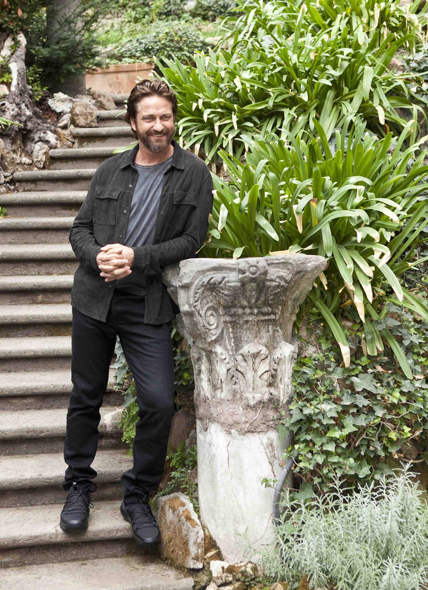 WarnerBrosIta's tweet photo. Oggi @GerardButler ha presentato Geostorm a Roma! Dal 1 novembre non perdetelo al cinema. #GeostormIT https://t.co/PegkIWQWbu