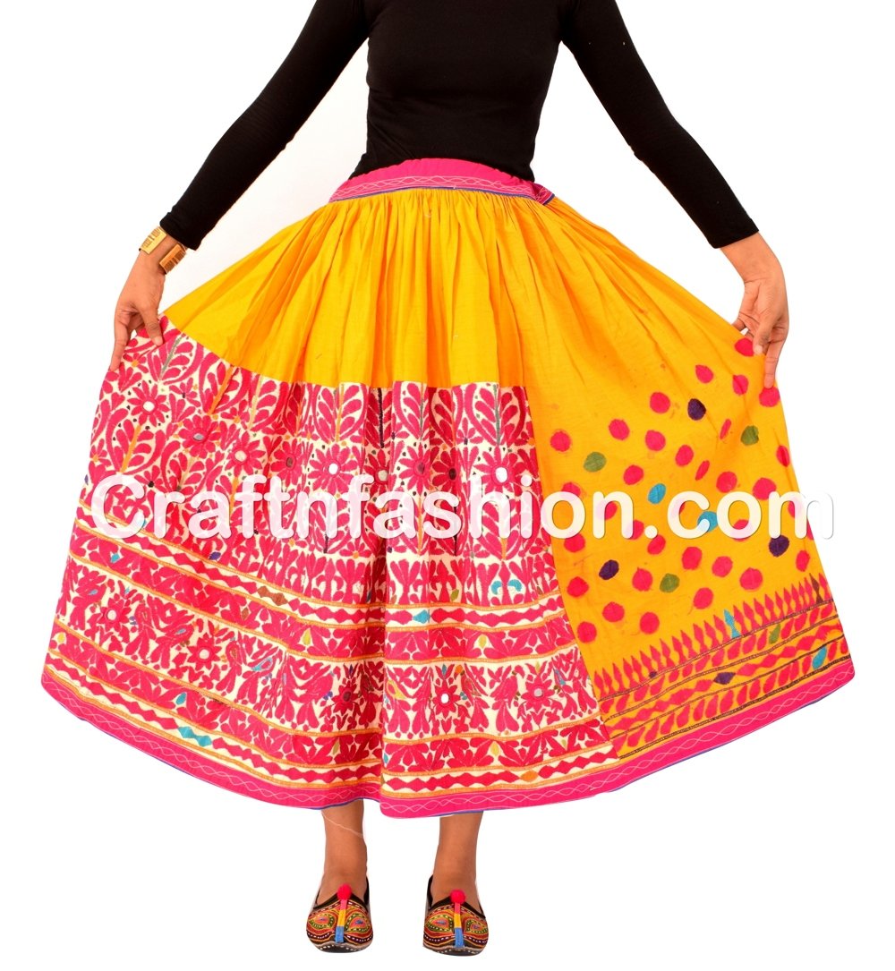 megh_craft's tweet photo. Multicolored Cotton Skirt with Vintage Kutchi Embroidery USD 90.00
➤ https://t.co/fh9dHaoVi3 https://t.co/9udEQTiU6t
