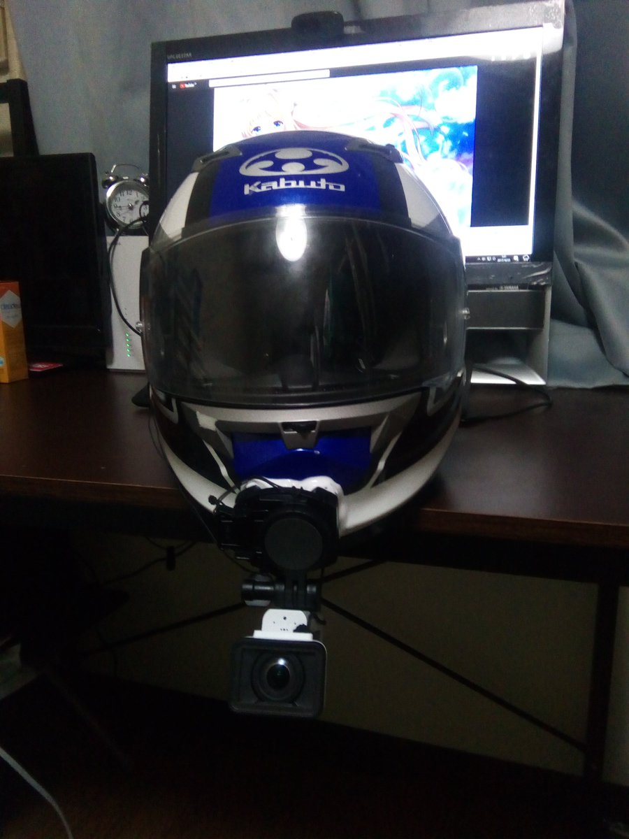 おかやん A Twitter アクションカメラas300のアゴマウント完成 市販のヘルメットマウントとクッションテープと接着剤でやってみました 自作って 市販よりも時間かかるし性能も見た目も劣るけど 作ってる時のワクワク感と完成した時の達成感はあるな テープと接着剤