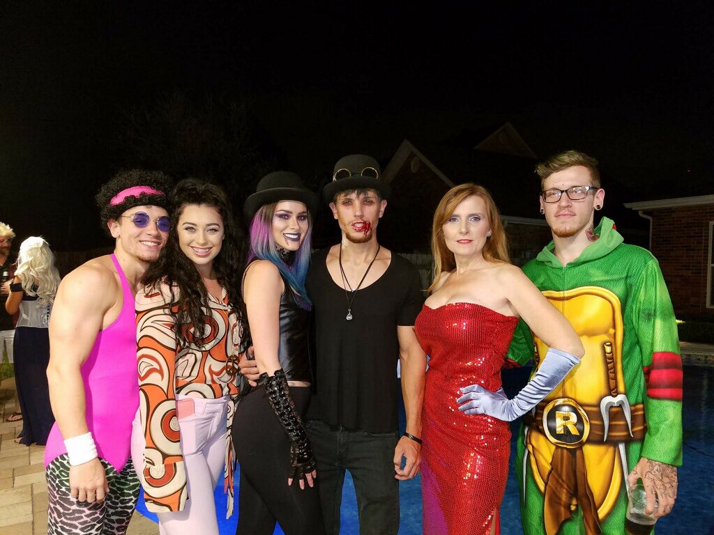stephanieekker's tweet photo. So lucky to be apart of this family ๐๐ #LuvDem @zacksondes @Destineeyy @J0K3Ryan @_Dsondes https://t.co/lmzKIg4Q8F