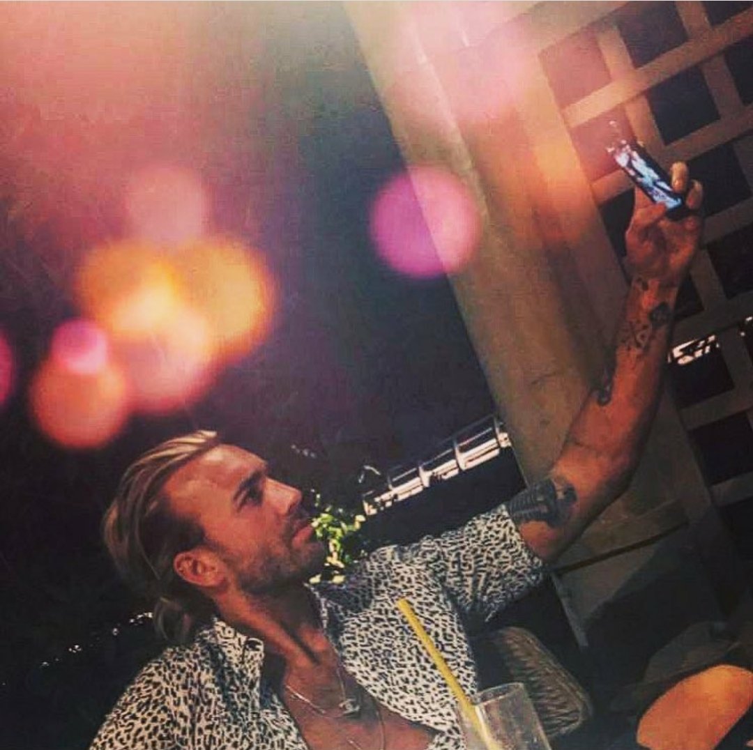 grapdelites's tweet photo. Caught in the action https://t.co/R9Ke7ngzvU