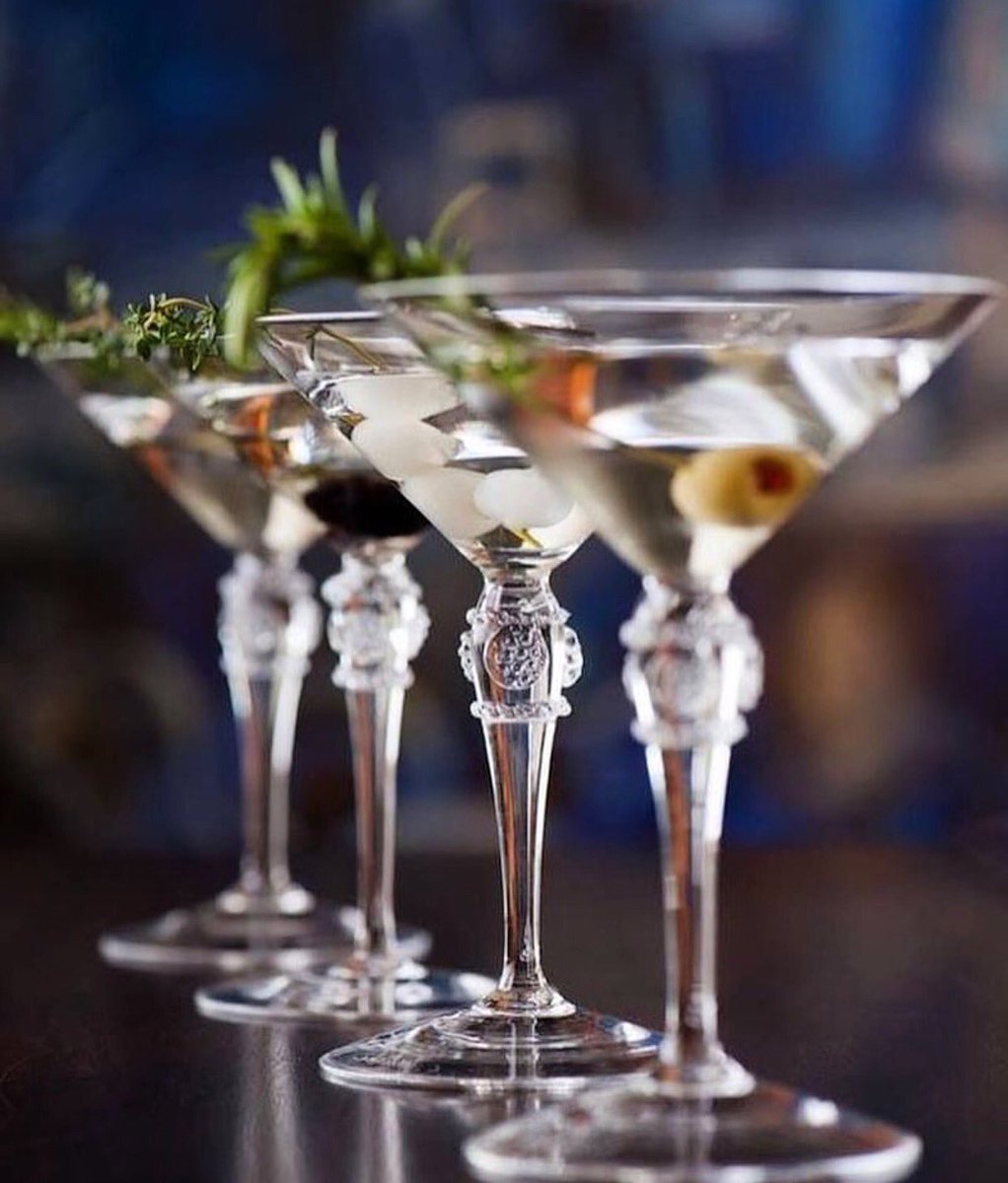 Milano_Green's tweet photo. #Brunch formation 😁. // #VodkaSnob https://t.co/Cxtd4TizPv