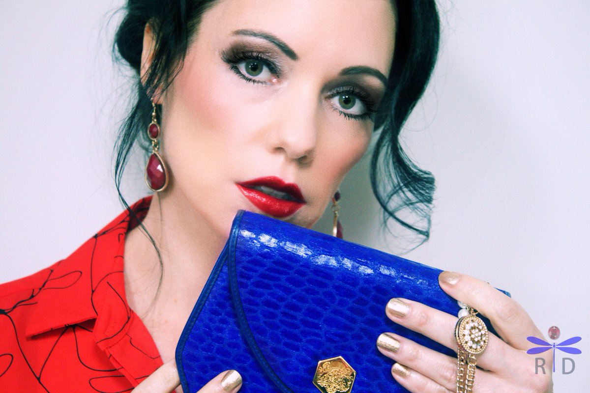 LoveForPinUp's tweet photo. "Amour Pour Pin Up" Series Product Shoot Vintage Revillon Handbag | Paris
Graphic Designs, Makeup &amp; Hair By: @2012RioDesigns Model: @dabazia https://t.co/H1YOPvtF0g