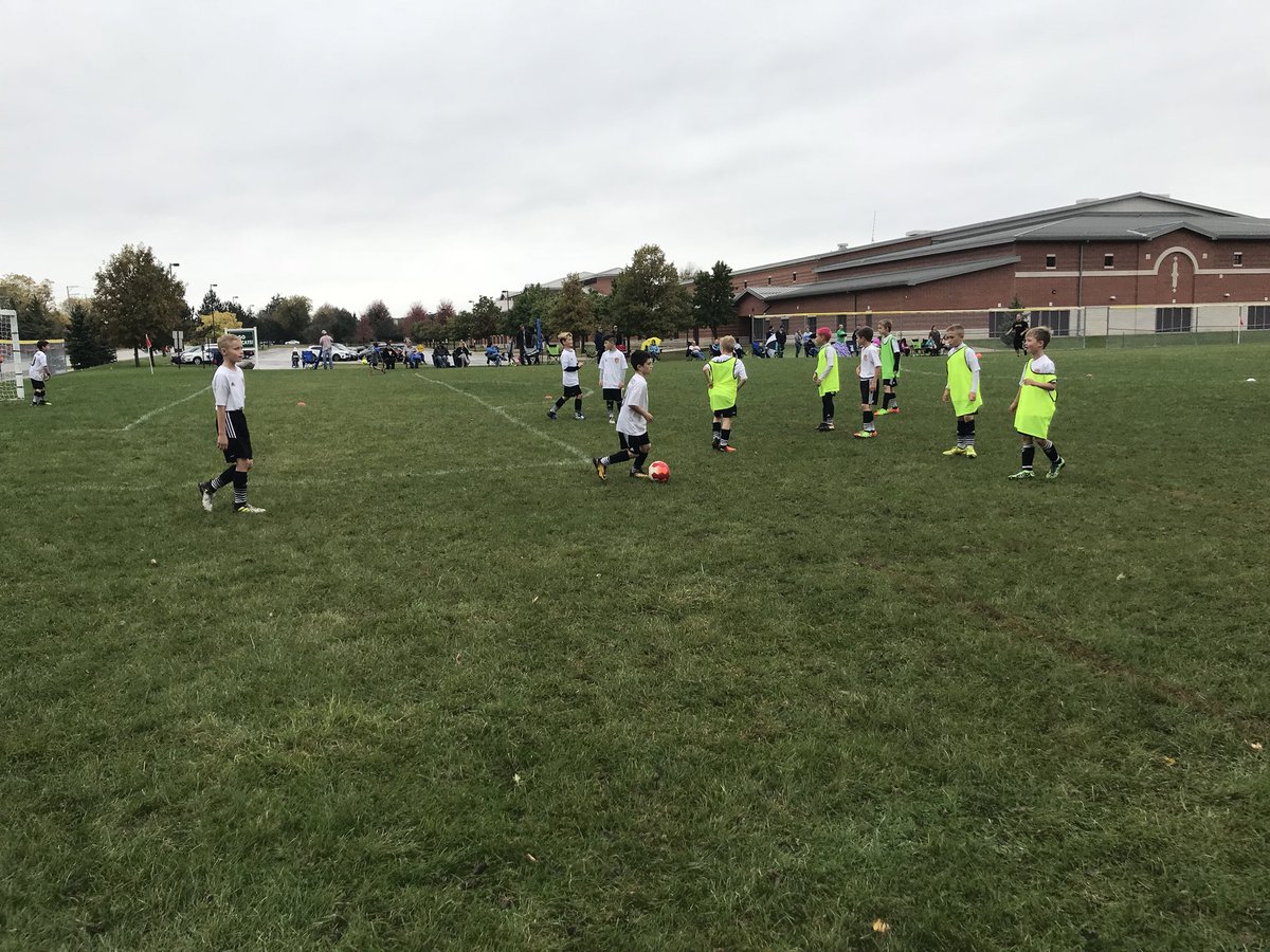 PeteD_NUFC's tweet photo. U10BP Cont. 2 show dev. each week.  G8 weekend when the boys show off work from training sessions! Crosses, offballruns, PCB 👍 #NUFCstrong https://t.co/wFPhFeISes