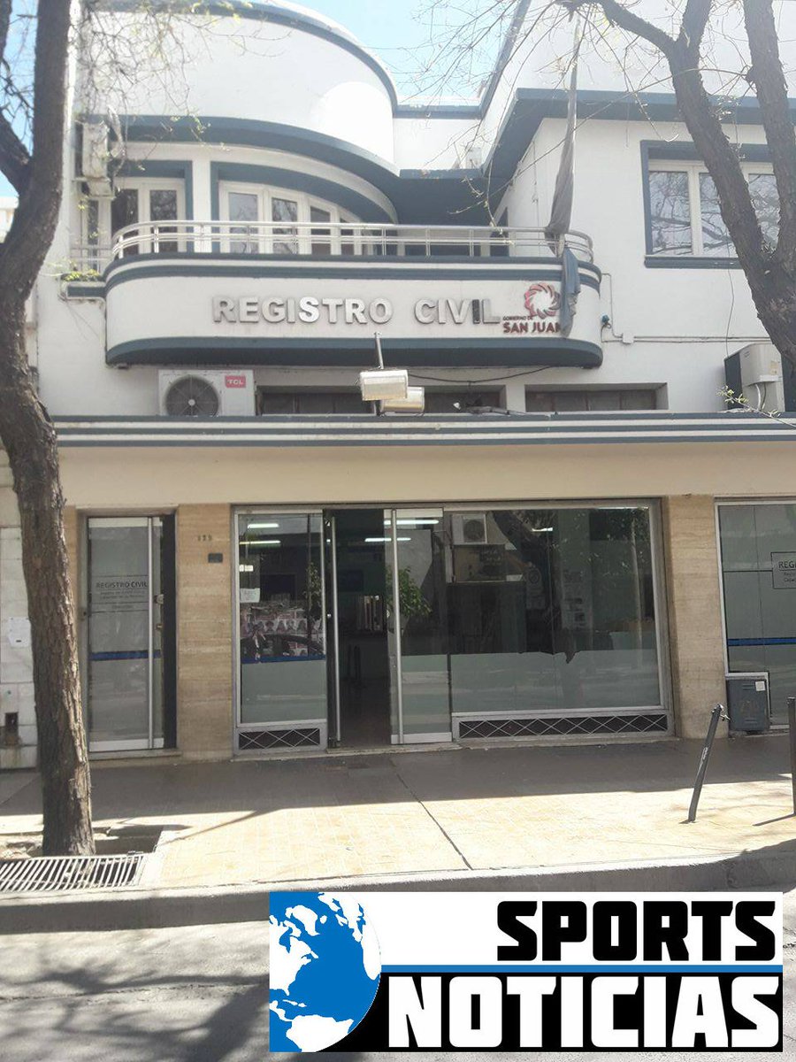 899Sports's tweet photo. REGISTRO CIVIL "trabajamos hasta las 16hs, tenemos para entregar 2000 DNI hasta el momento llevamos entregados solamente 25, muy pocos" https://t.co/HbHgEjAS8u