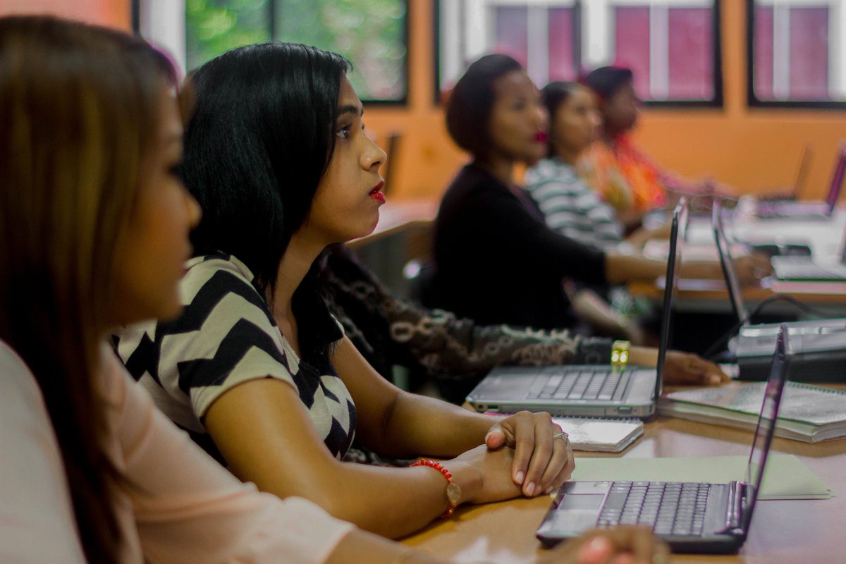 Educar es desarrollar las facultades intelectuales, morales y afectivas de una persona 
#posgradouce #maestrias #posgrado