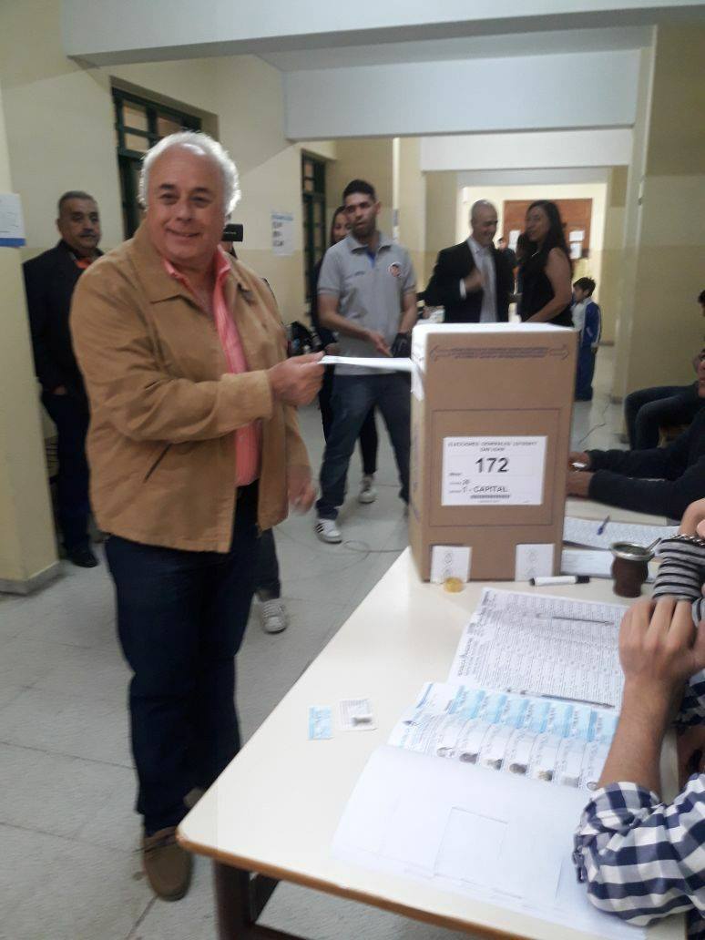 899Sports's tweet photo. MARCELO LIMA Estamos viviendo una fiesta de la democracia, destaco que mucha gente mayor se ha dado cita para cumplir con este deber cívico https://t.co/AkQejP2em1
