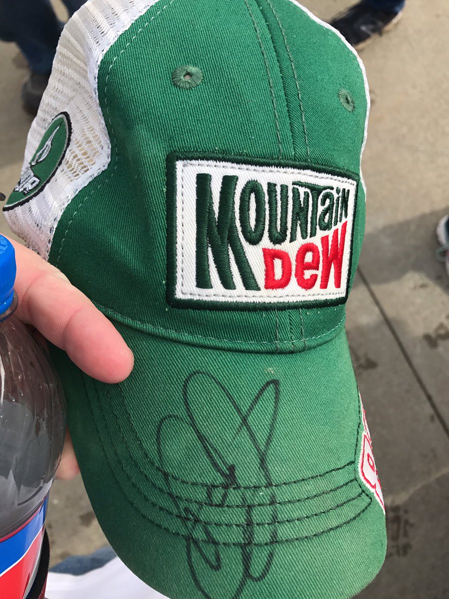 brandonsbuckner's tweet photo. Thanks @DaleJr. https://t.co/M8Rj418R07