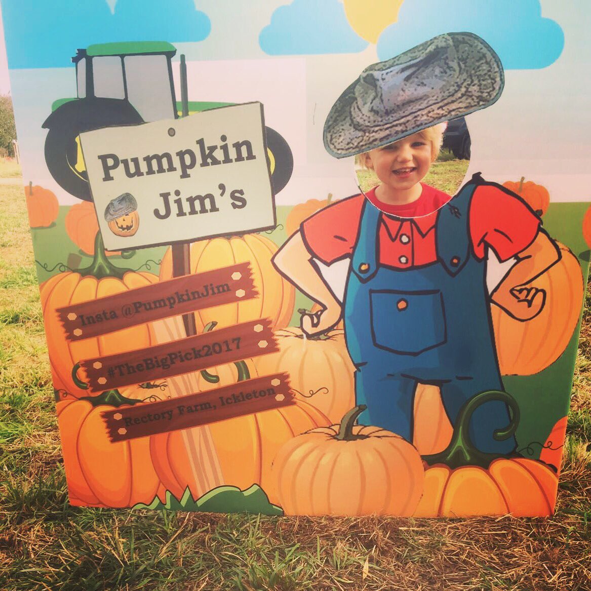 PumpkinJim's tweet photo. We’ve had such a fun couple of days. Don’t forget we are open all week 10am -3pm for kid’s fun and pumpkins galore! 🎃🎃🎃 #cambridge https://t.co/gneR3OlgKz