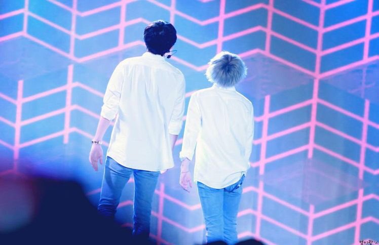 Chanbaek 🔞 tweet media