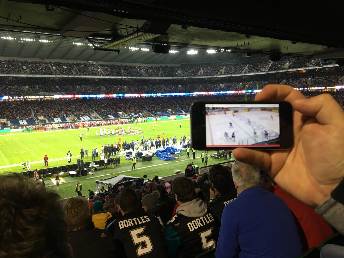 giffer72's tweet photo. #dundeestarslive #stillwatching #changeofcodes #NFL over #EIHL  #todayonly #temporaryfan #DundeeStars @DundeeStars @dundeestarslive https://t.co/Gcp7LR49P3