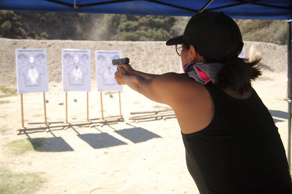 GirlsGunClub_LA's tweet photo. #GirlsGunClub joined by MAMASXBABIES (#mxbla on IG) a private group of Mothers who have all just had babies. We loved training with you!! https://t.co/ZMwfmVOGU6
