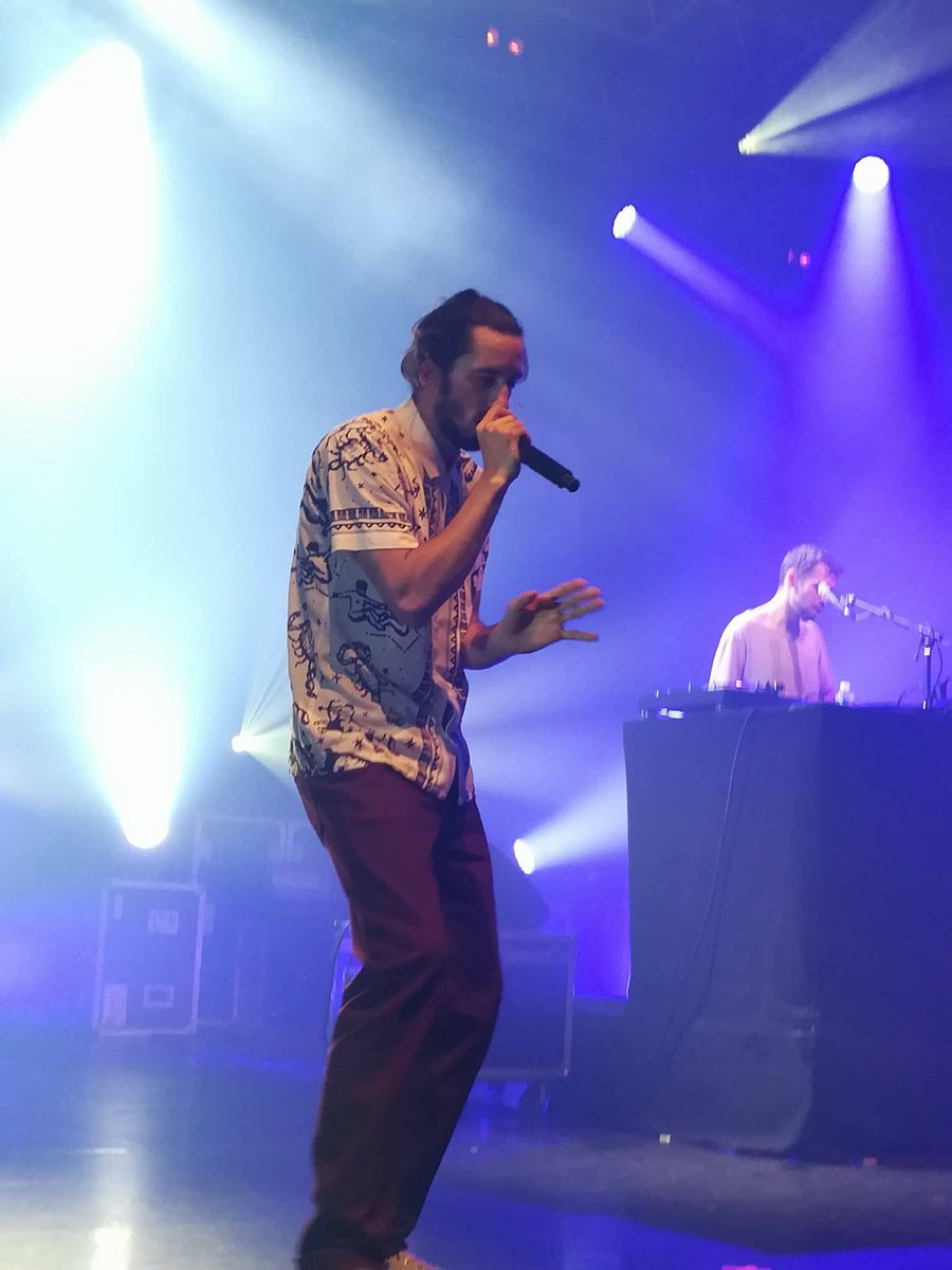 Chloe_R54ever's tweet photo. @levraiLomepal Concert à Clermont-Ferrand 🔥🔥👌 https://t.co/q1MGLLf6oM