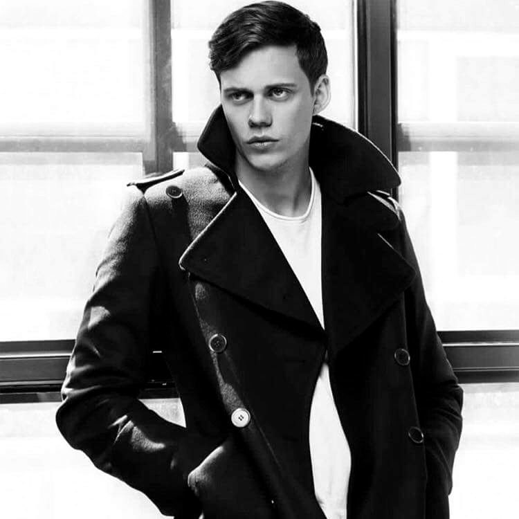 Stereo_Mary's tweet photo. I hate loving someone whom loves all, but can't stop adoring Bill Skarsgård❤️ He's FUCKING handsome and talented😍 #fuckthemainstream https://t.co/SUrtaqdRpm