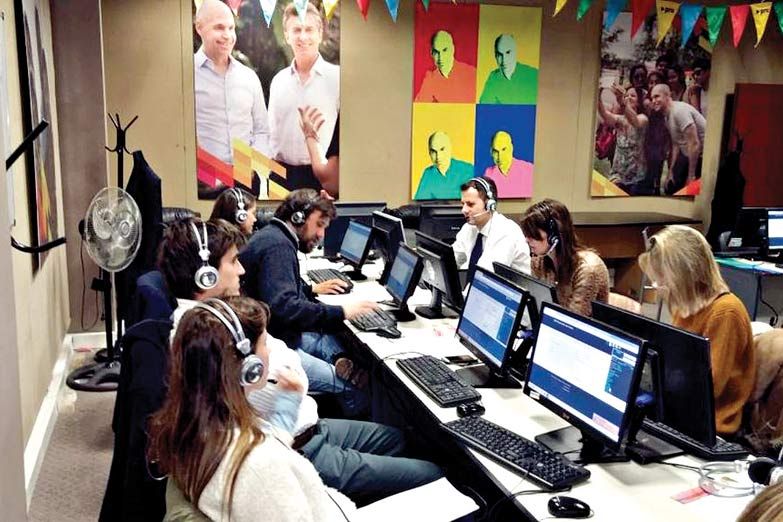 tiempoarg's tweet photo. Operaciones 3.0: cómo trabaja el ejército de trolls que busca incidir en la opinión pública https://t.co/7lBDTru4kG https://t.co/7JsW4iy3j8