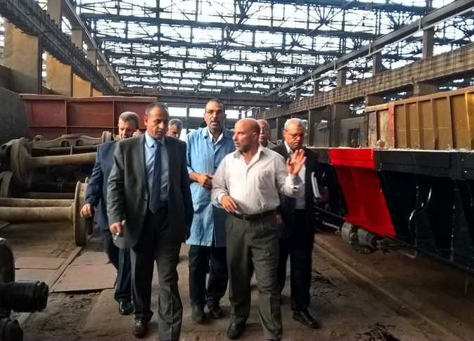 El_Bawaba's tweet photo. رئيس هيئة السكة الحديد يتفقد ورشة عَمرة عربات البضائع بالتبين https://t.co/dtv8bdoCL8 https://t.co/oxZf6q7EGu
