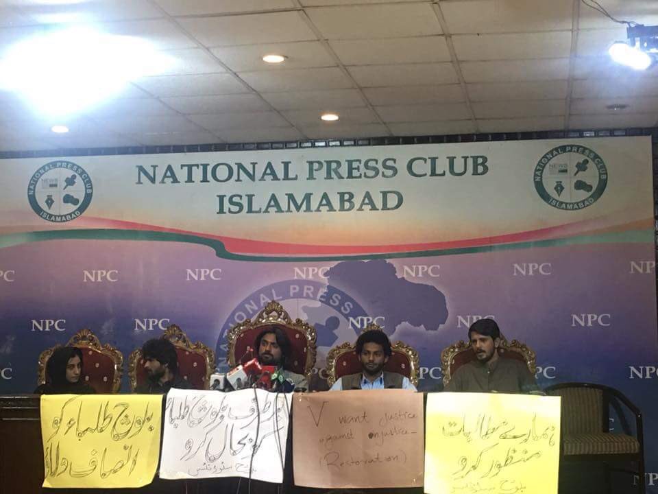 SiyaKohi's tweet photo. بلوچ طلباء کے حقوق کے لیے آواز اُٹھانا آپ لوگوں کا اخلاقی حق بنتا ہے۔ برائے مہربانی کنجوسی نہ کریں
#RestoreExpelledStudents #QAU https://t.co/EtoZSBS5vH