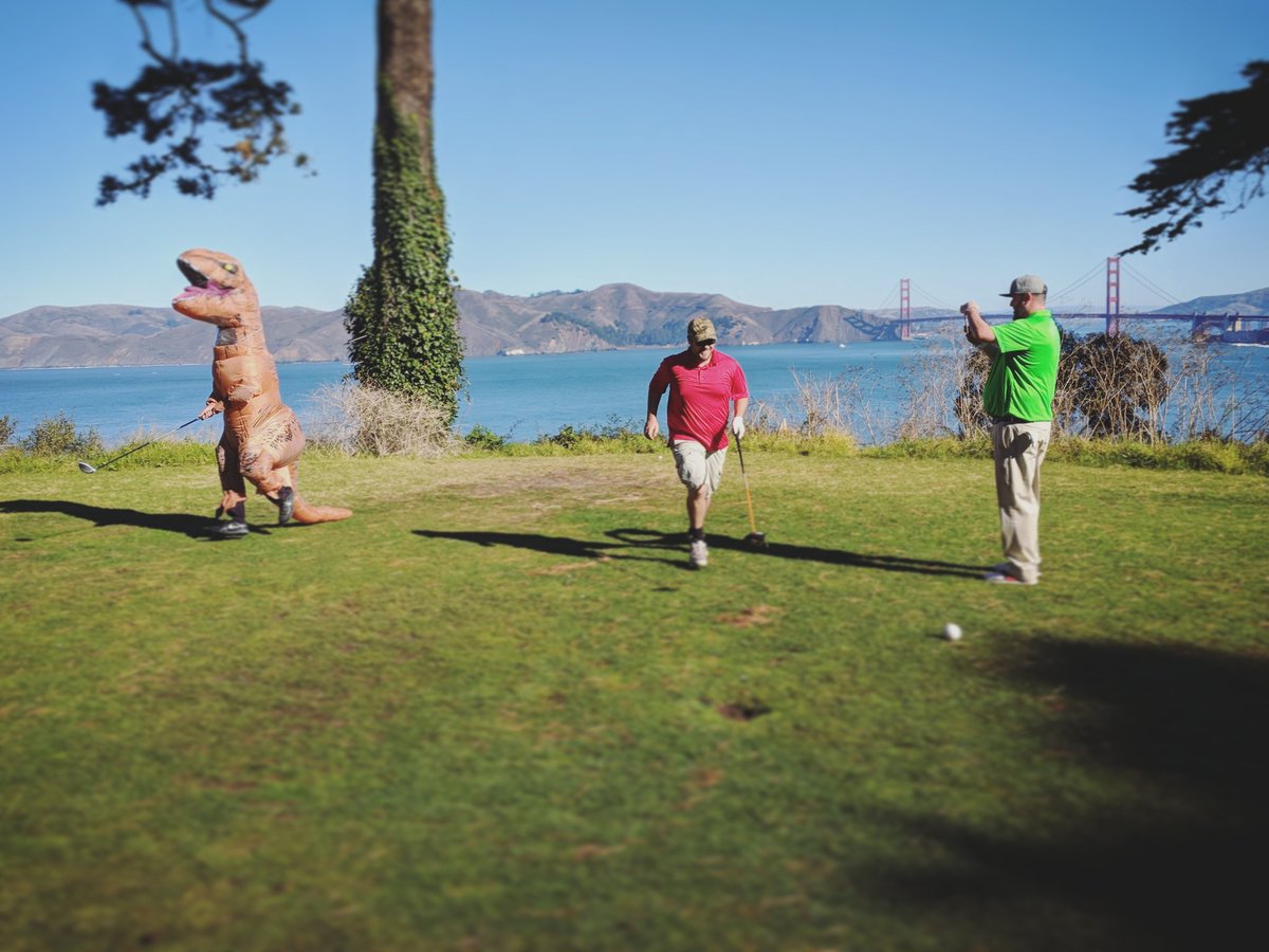 fantompower's tweet photo. Kicking off #ChromeDevSummit Day 0 with 18 holes and #offlinedino https://t.co/5FHgjfjEuc