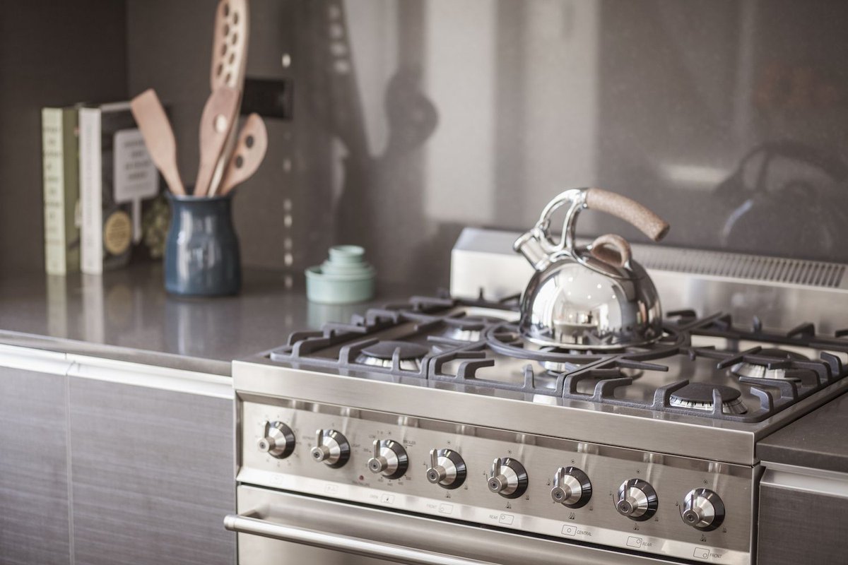 DaynaFeher's tweet photo. Appliances are important to buyers and must not be overlooked. #homeselling #realestatet... https://t.co/C5MnirOBMd https://t.co/uhhyz9c5kj