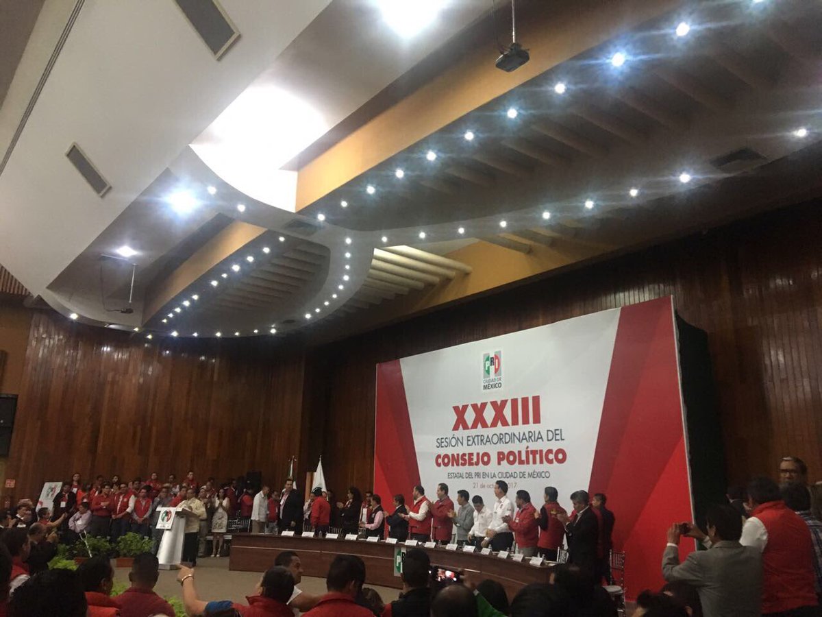 IRHMContreras's tweet photo. Ayer estuvimos presentes en la XXXlll sesión extraordinaria del consejo politico CDMX. https://t.co/29ZHVacn7X