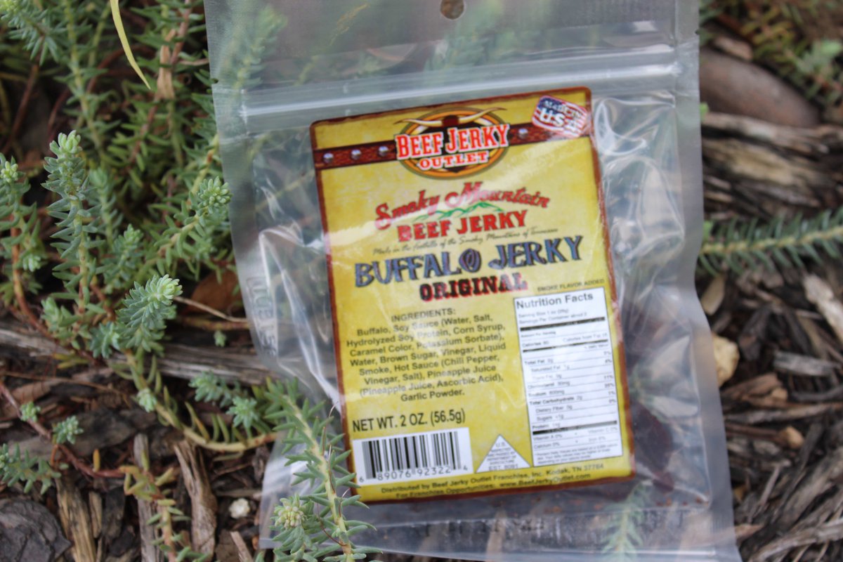 beefjerkyexp's tweet photo. Are you enjoying this beautiful fall Sunday?! Take along our Buffalo jerky wherever your travels may take you today #100daysofjerky #day68 https://t.co/7Fj3F8F2r9