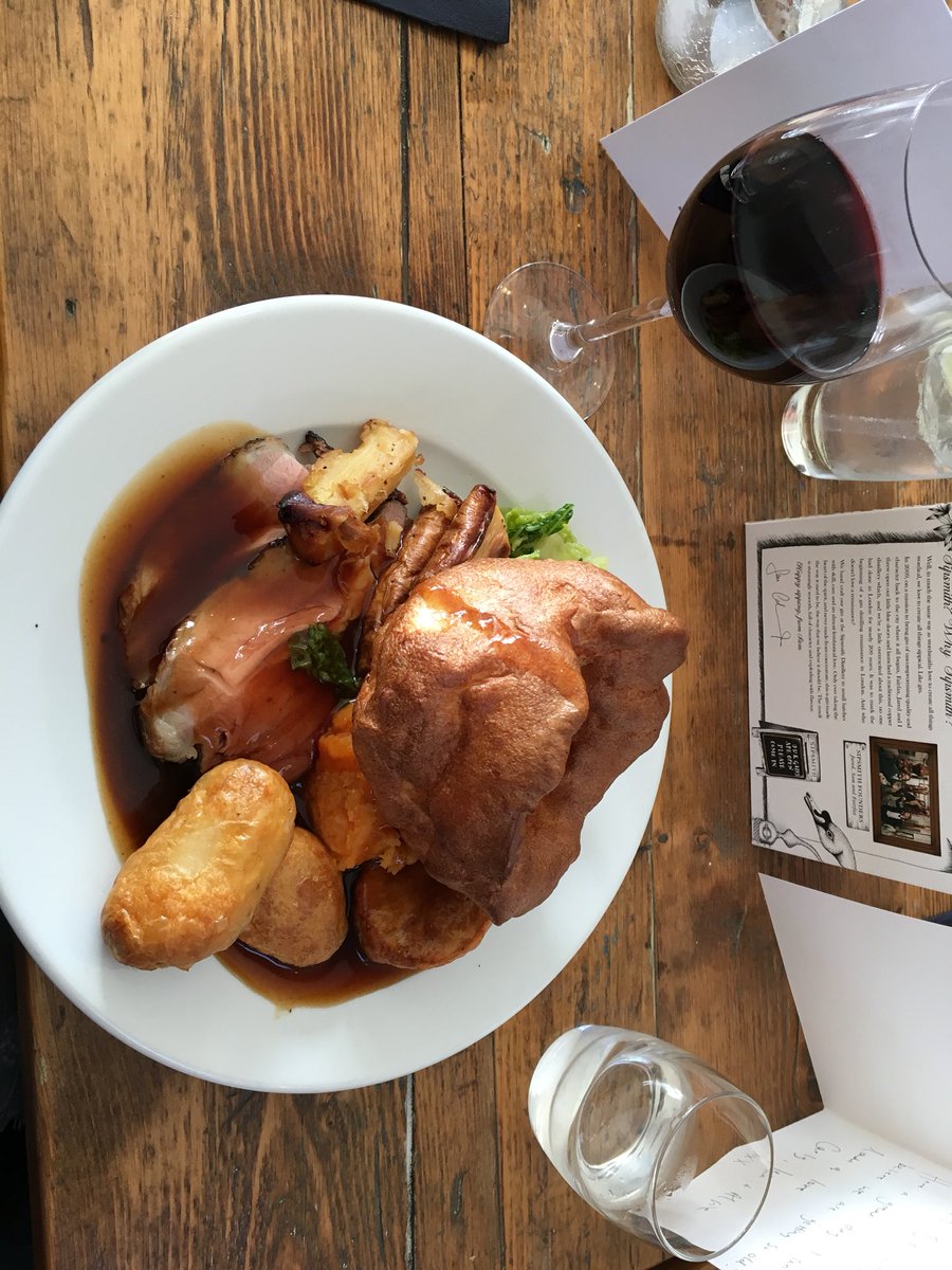 EmmaMadeThis's tweet photo. Amazing #roastdinner @OddfellowsExm today - sooo good but it did beat me! #scrummy #goodfood #friends https://t.co/a5TyFfYTUO